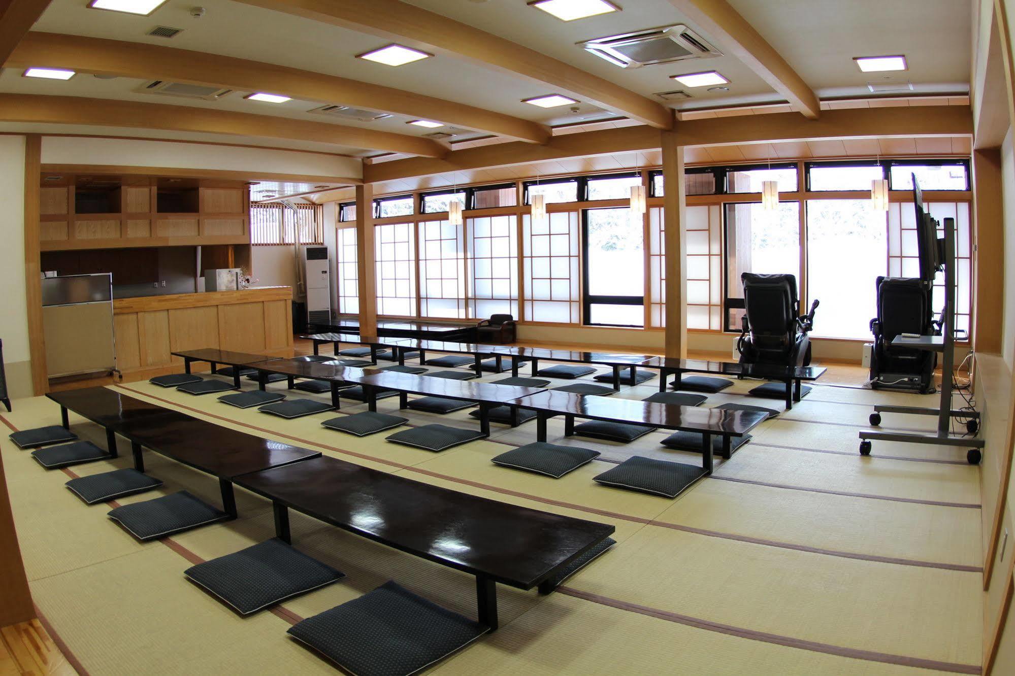 Moritsubetsu Hotel Exterior photo